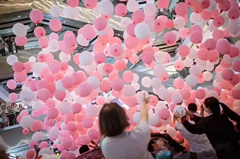 成都东丽开业地爆球 气球雨气球瀑布 告白气球 商场开业气球下落互动
