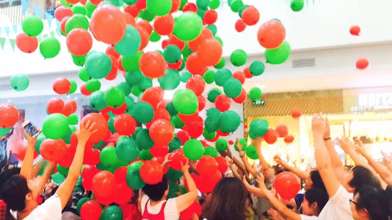 成都武侯区开业地爆球 开业氦气球 气球雨气球瀑布 告白气球商场开业 气球下落互动