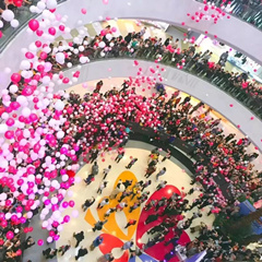 成都东丽开业地爆球 气球雨气球瀑布 告白气球 商场开业气球下落互动
